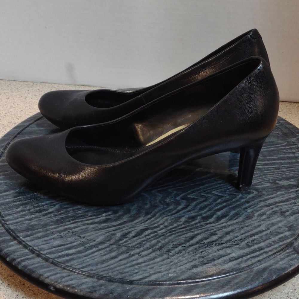 Ralph Lauren Black Comfort Heels A6
